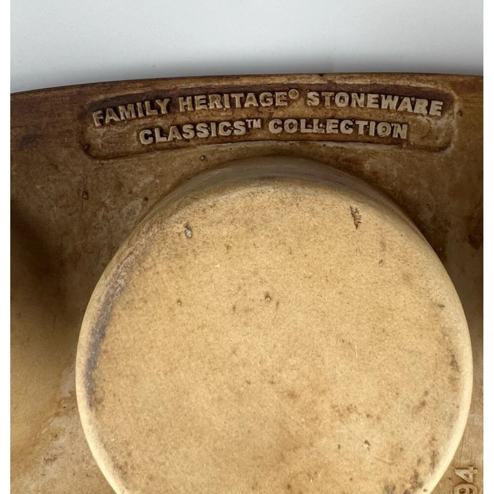 The Pampered Chef Family Heritage Stoneware Classics 12 Cupcake Muffin Pan Nice